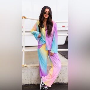 Long Sleeve Plissé Set in Rainbow Daydream